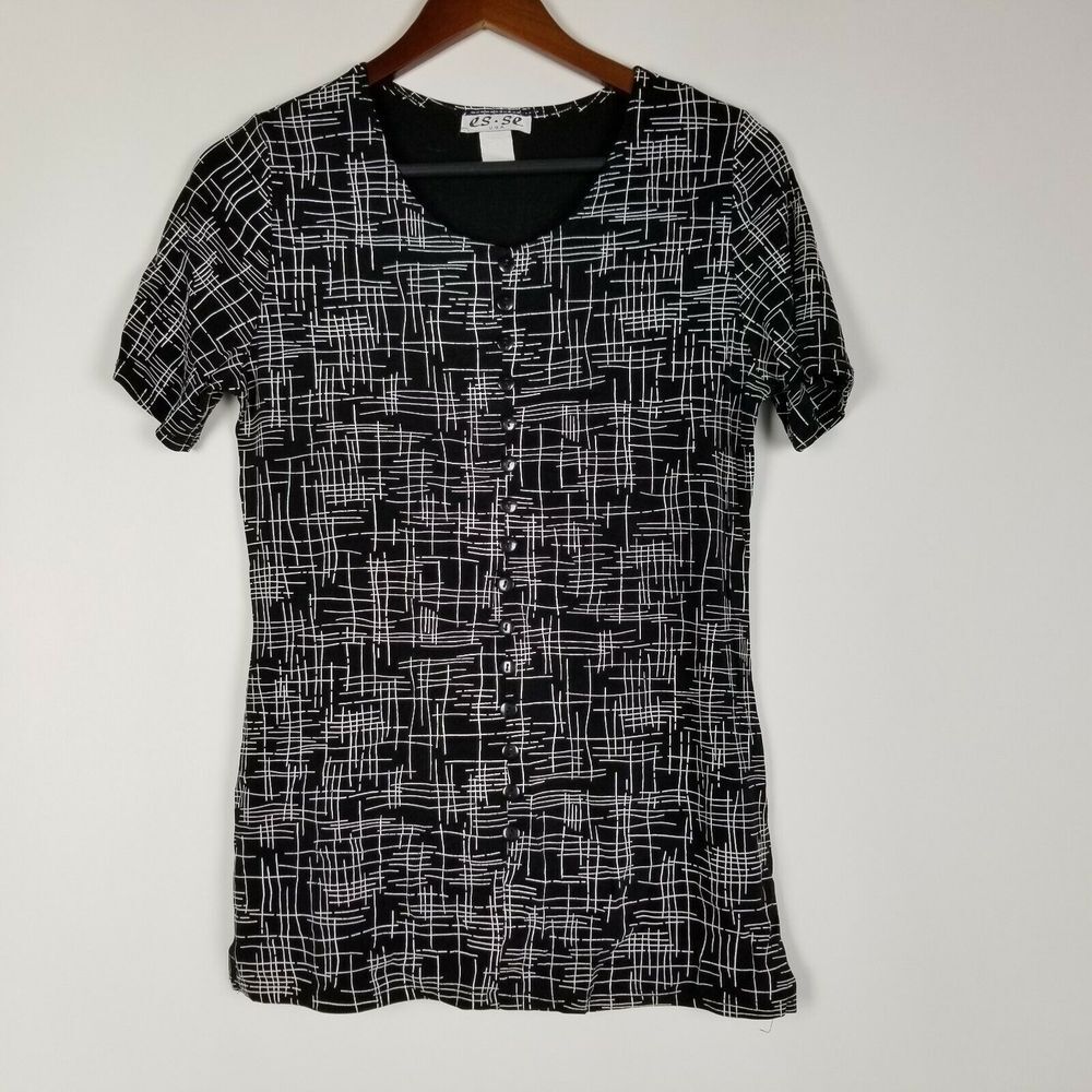 Es Se Women's Top Size M Stretchy Black With White Design Faux Button Up Front
